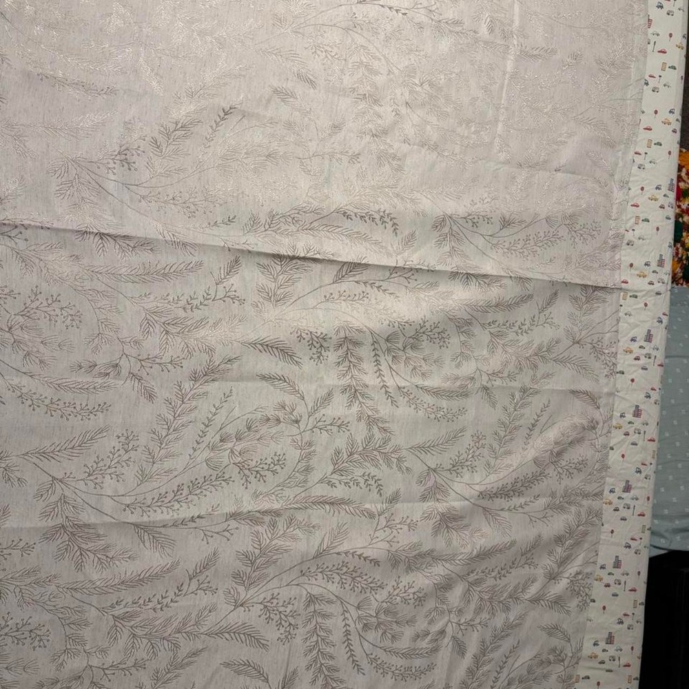Bestow Living Vintage Jacquard Tablecloth Embroidered Leaf Beige Cream 52x70